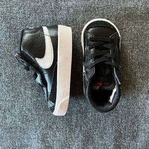 Nike Kids Black Sneakers
